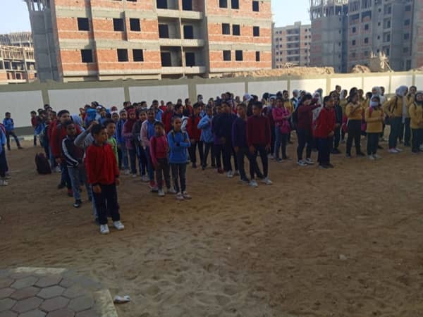 طلاب المدرسة