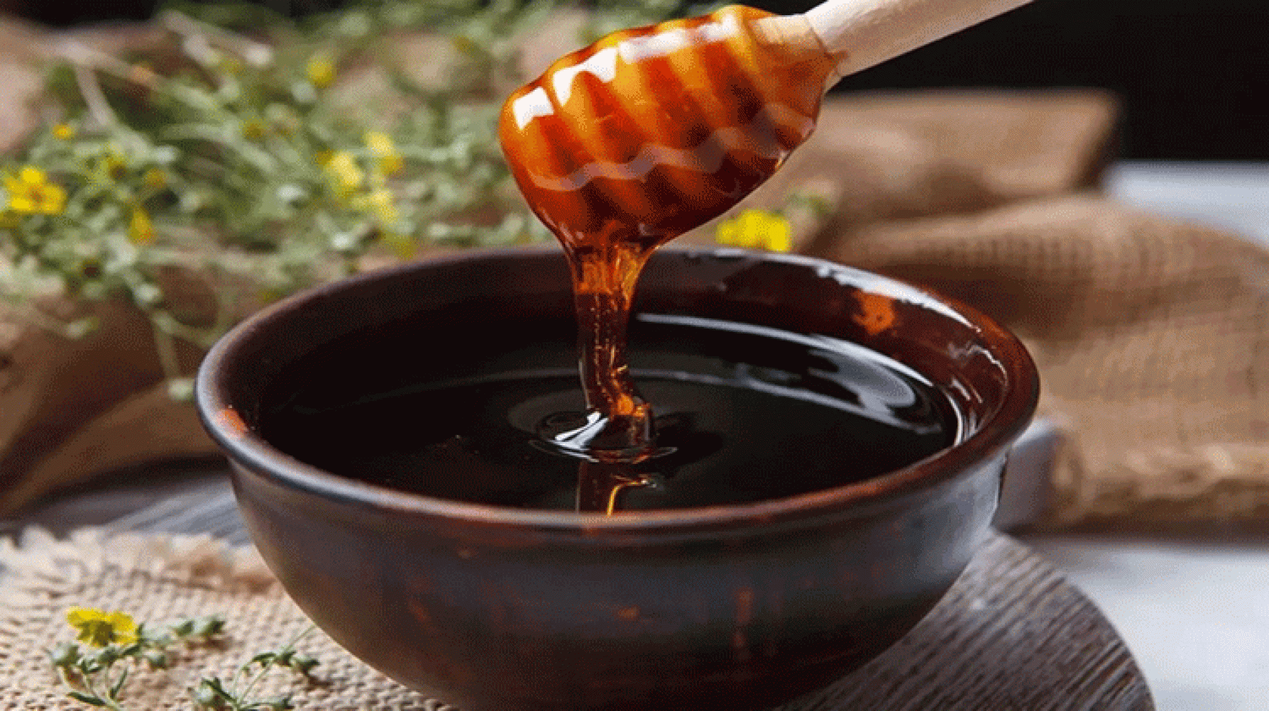 العسل الأسود.. أرشيفية