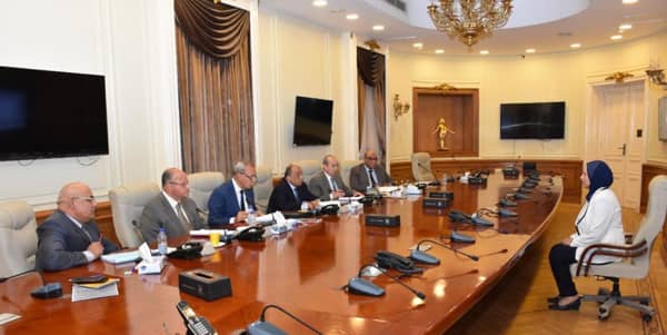 القيادات بالإدارة المحلية