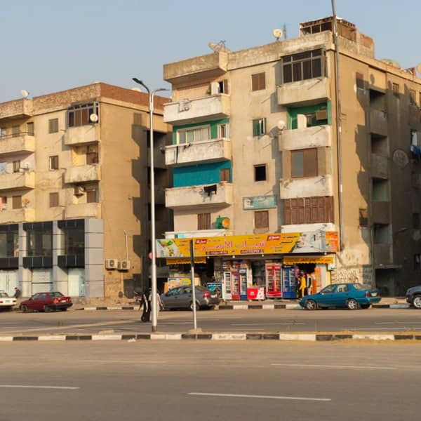 الحي السادس