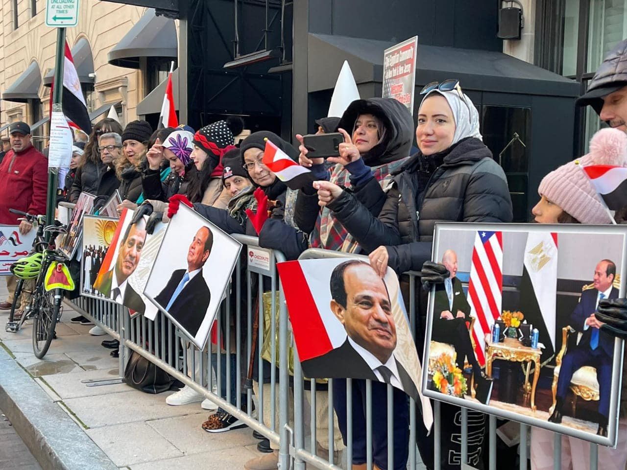 الجالية المصرية ترحب بالسيسي