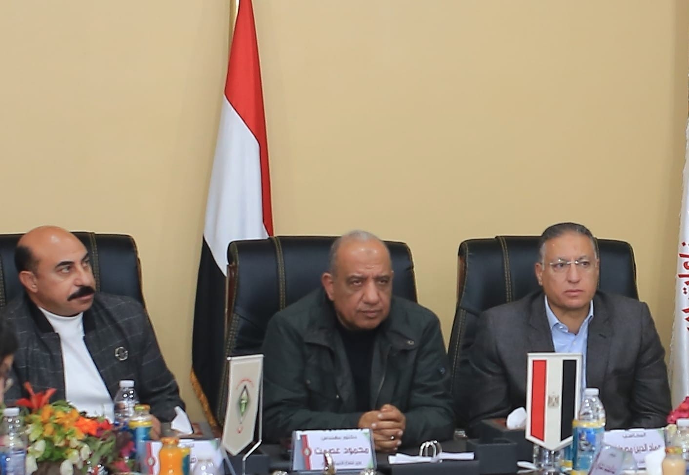لقاء وزير قطاع الأعمال مع أعضاء اللجنة النقابية وعدد من العاملين بشركة كيما