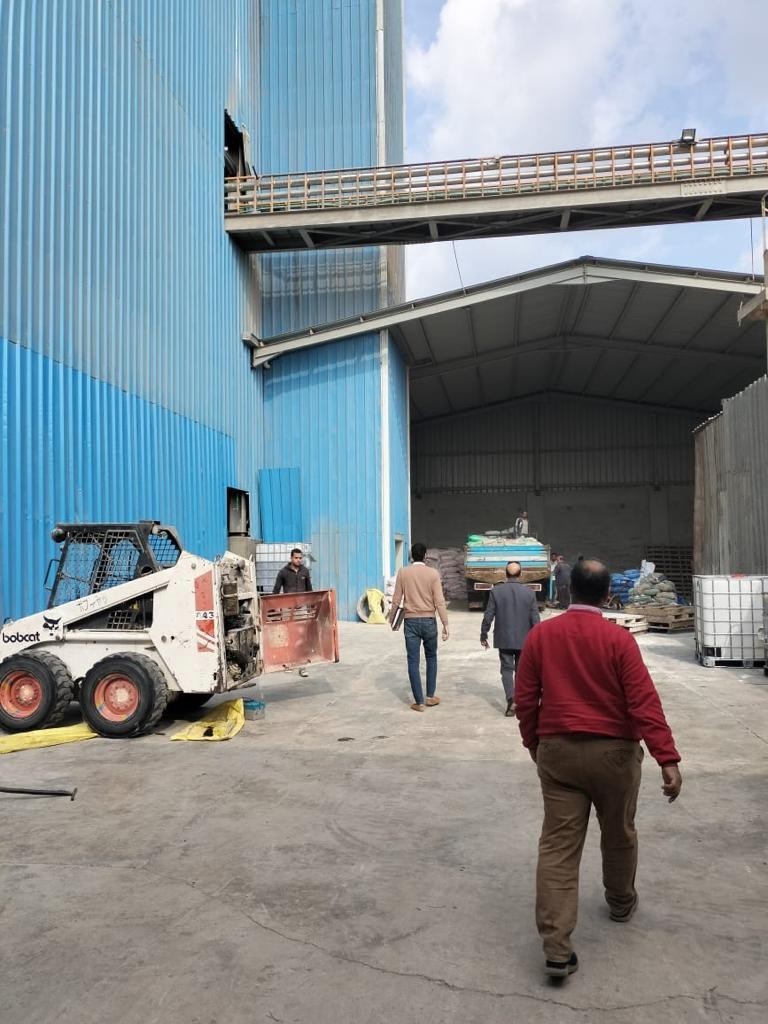 حملات التفتيش على مصانع الأعلاف ومخازن الخامات بالقليوبية