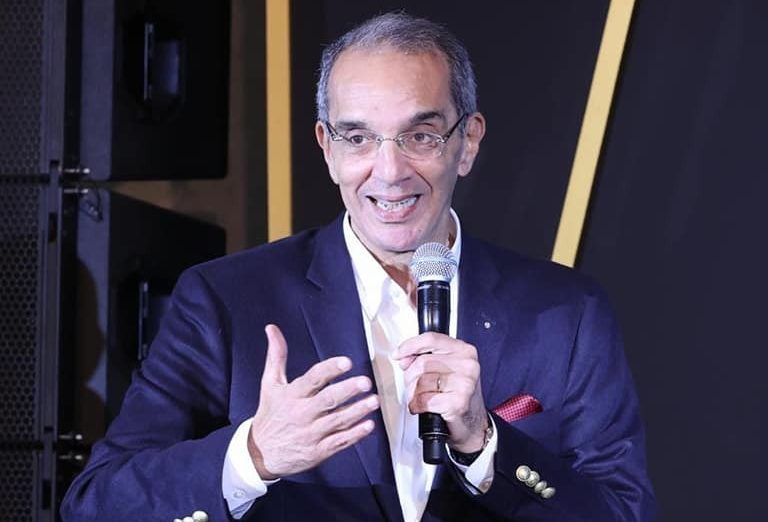 وزير الاتصالات