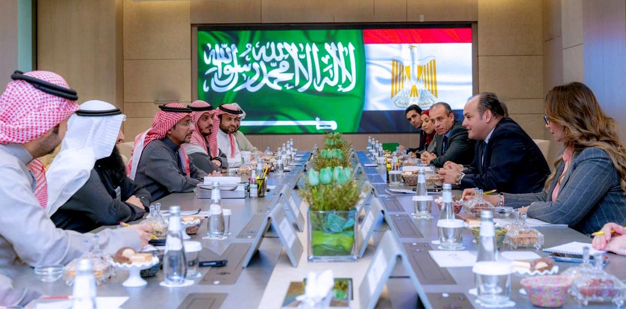 احمد سمير مع نظيره السعودى
