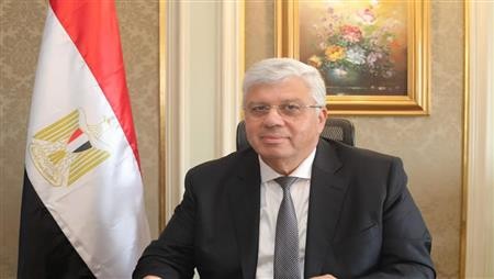 أيمن عاشور