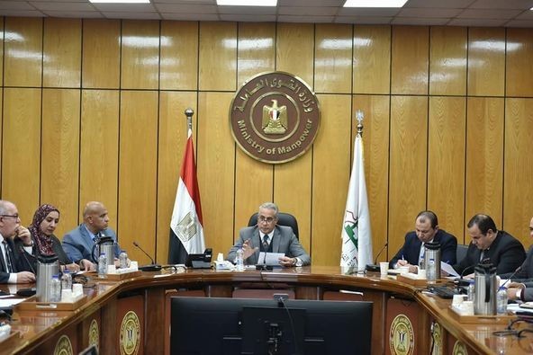 اجتماع وزير القوى العاملة 