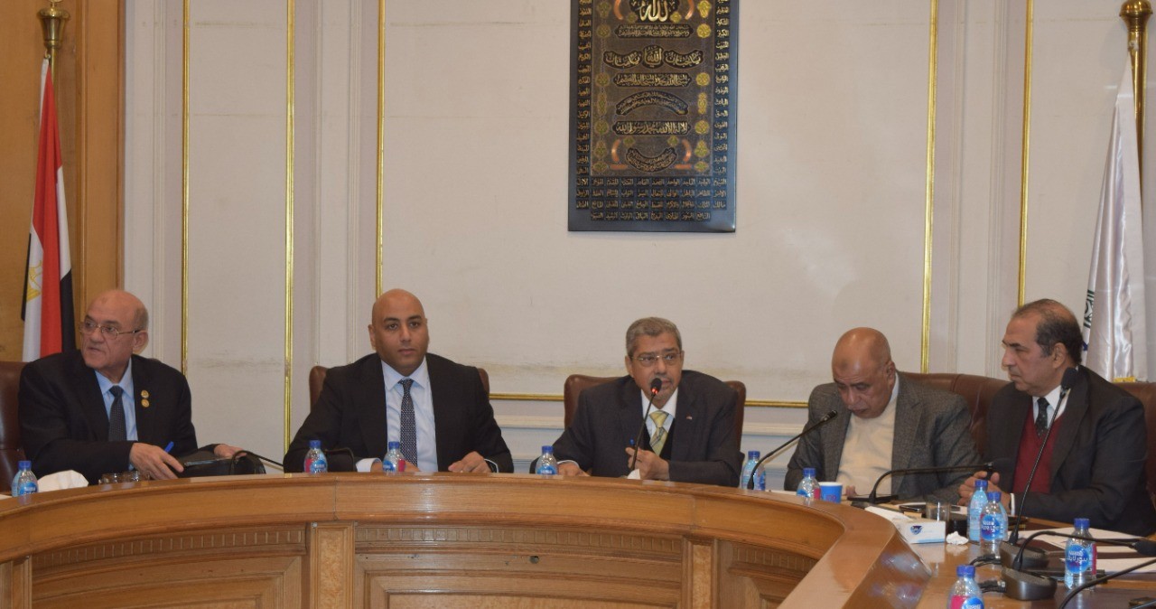 ابراهيم العربى واعضاء الغرفة