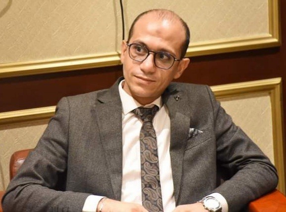 د. سامح هلال العضو المنتدب لشركة الهلال لتداول الأوراق المالية