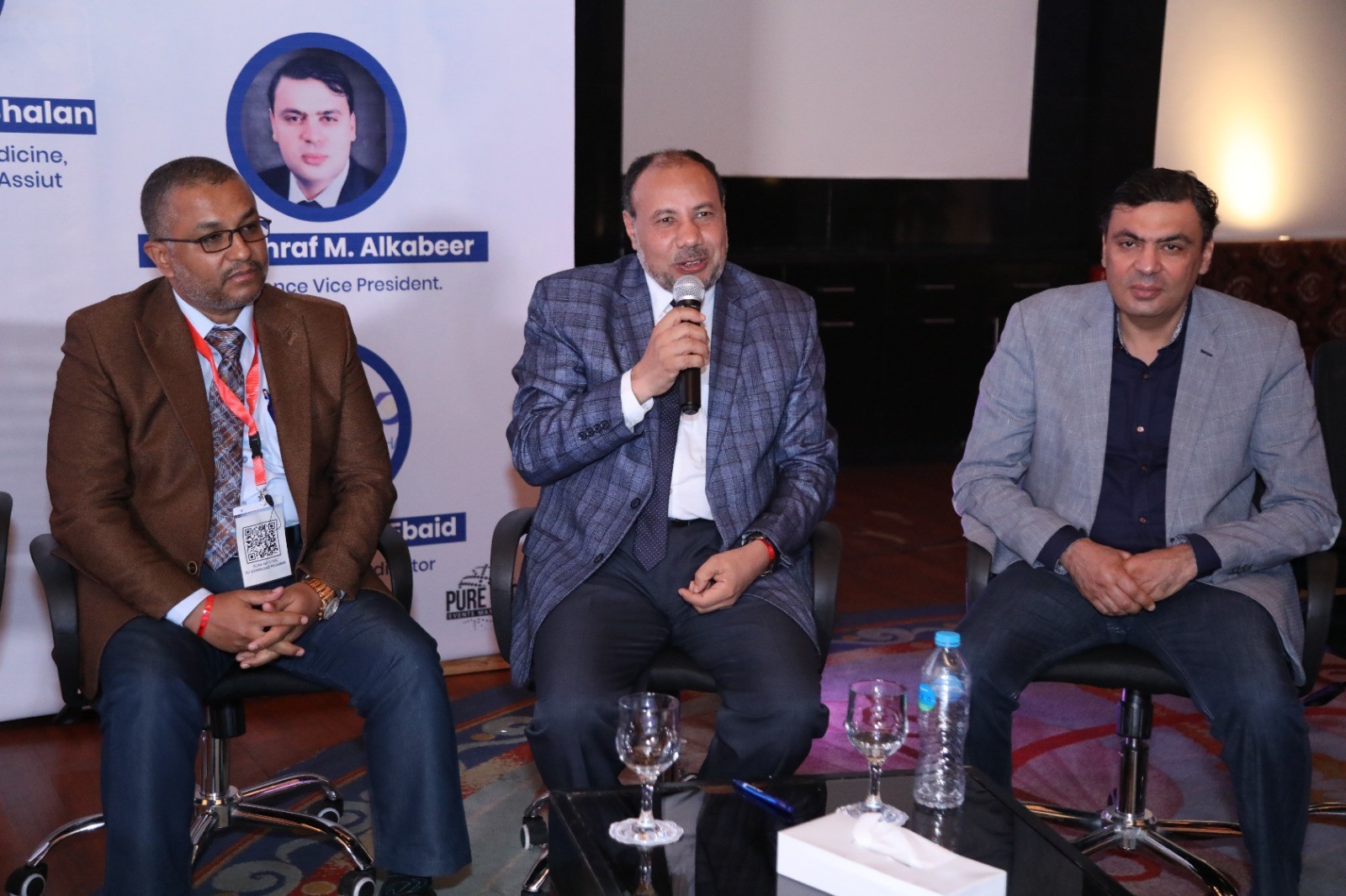 الدكتور إبراهيم شعلان عميد كلية الطب بنين ورئيس مجلس إدارة المستشفى الجامعي بطب الأزهر بأسيوط