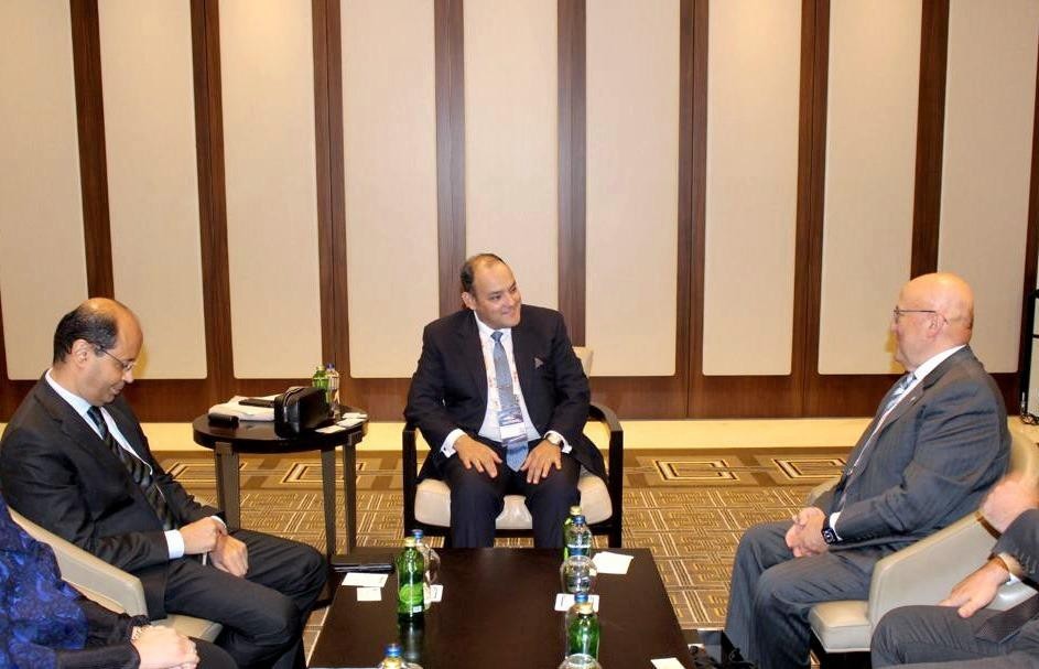 وزير التجارة مع الجانب التركى
