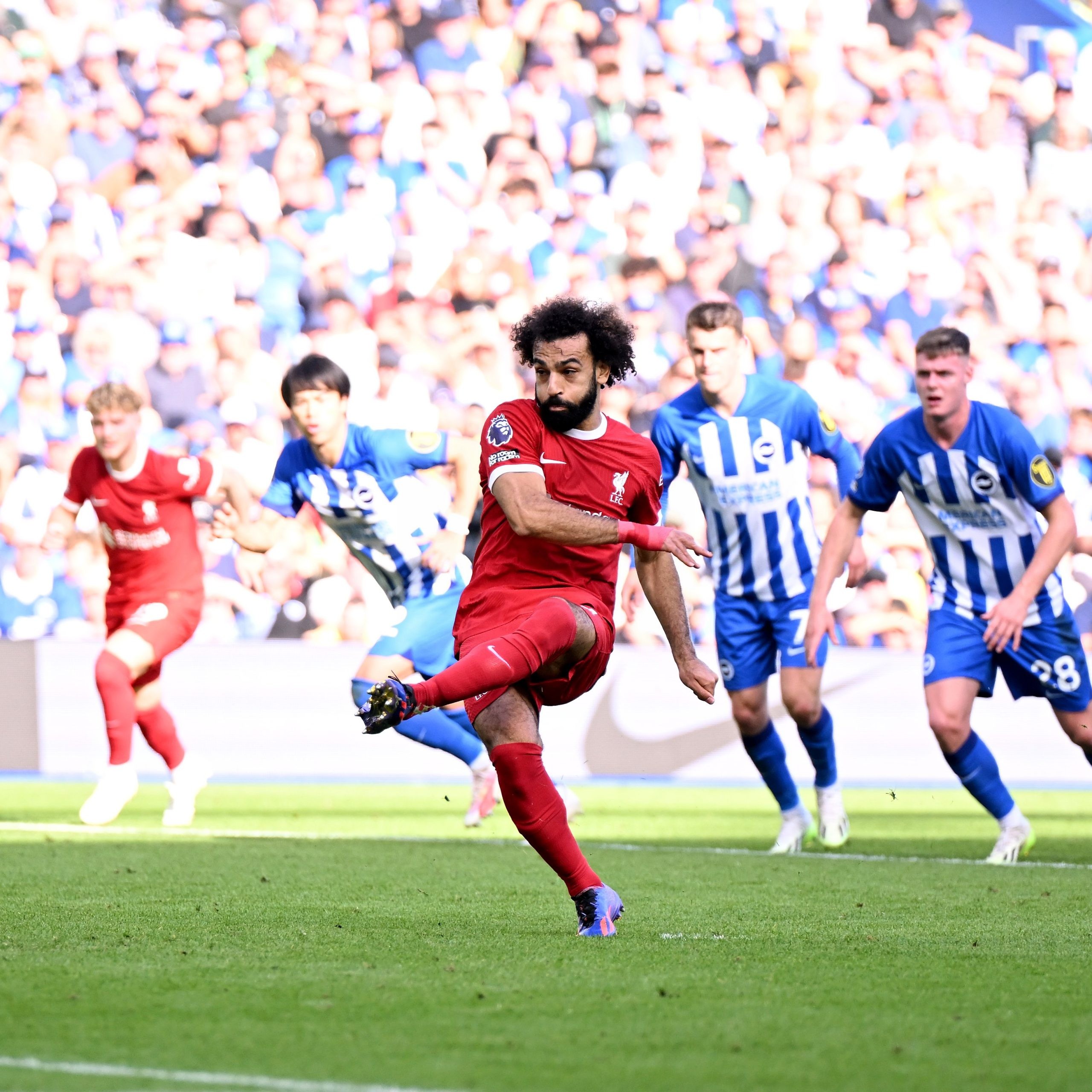 صلاح يقود ليفربول