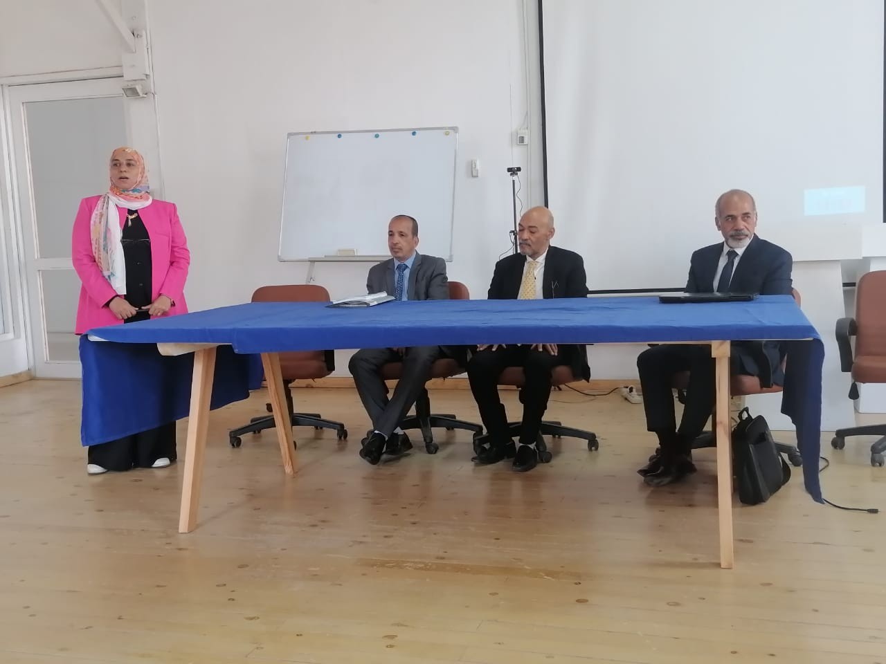 خلال الندوة بجامعة هوليبوليس