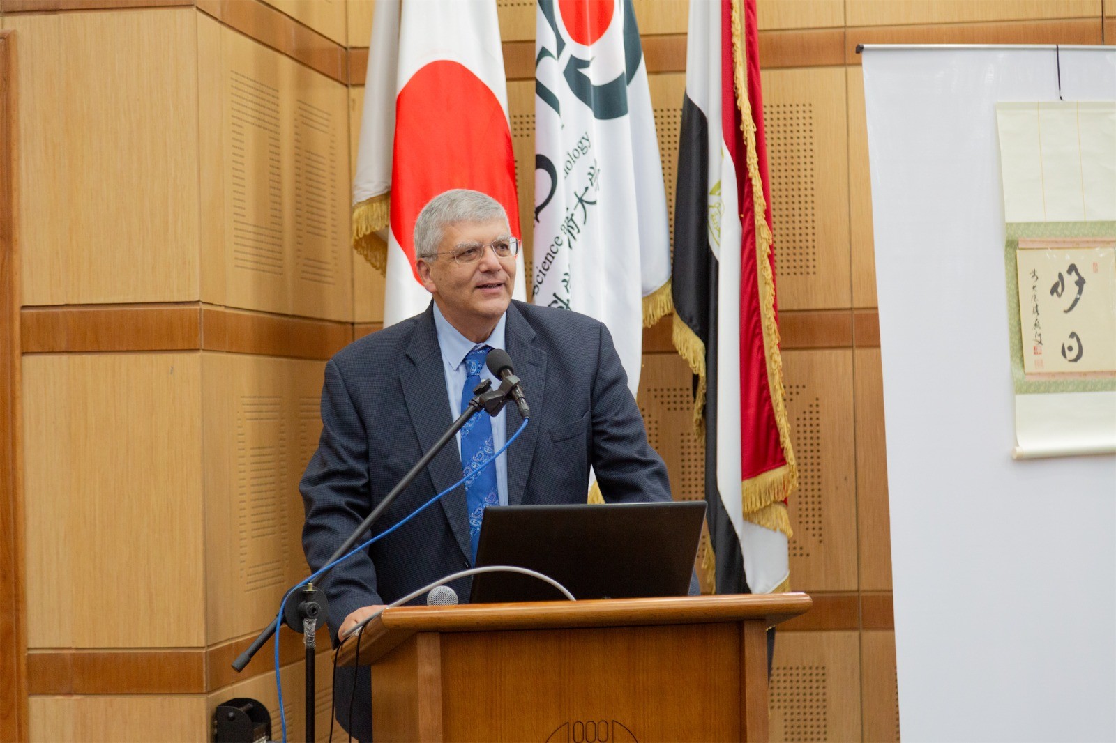 عمرو عدلى رئيس الجامعة اليابانية