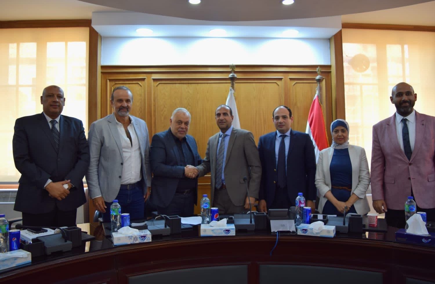 نائب رئيس مجلس إدارة بنك ناصر الاجتماعي يستقبل نقيب المهن التمثيلية