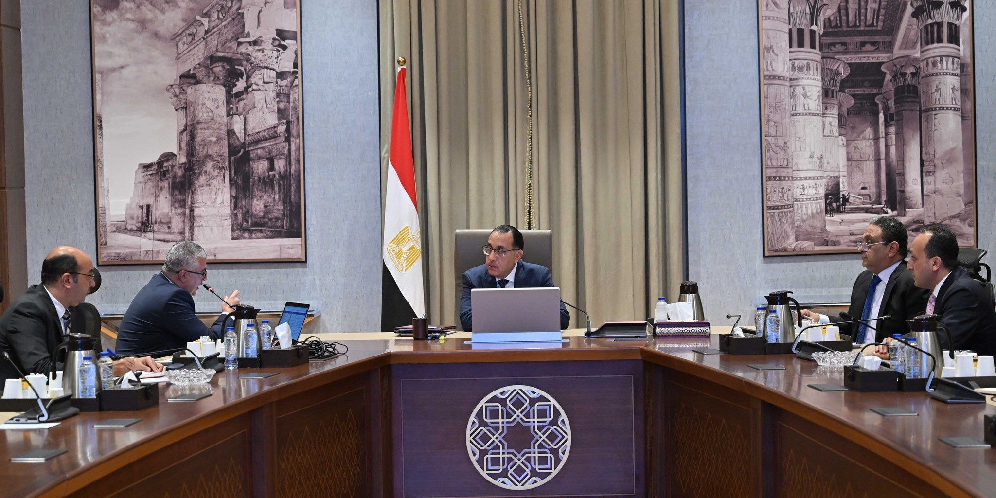 مدبولي يتابع مع رئيس اقتصادية قناة السويس نتائج الزيارة الترويجية للصين