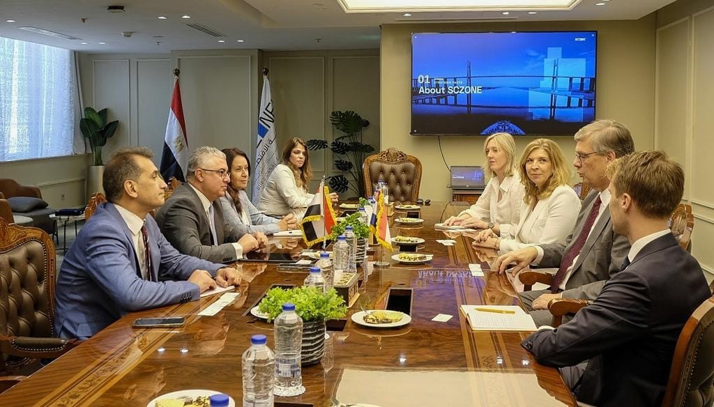 رئيس اقتصادية قناة السويس يستقبل السفير الهولندي 