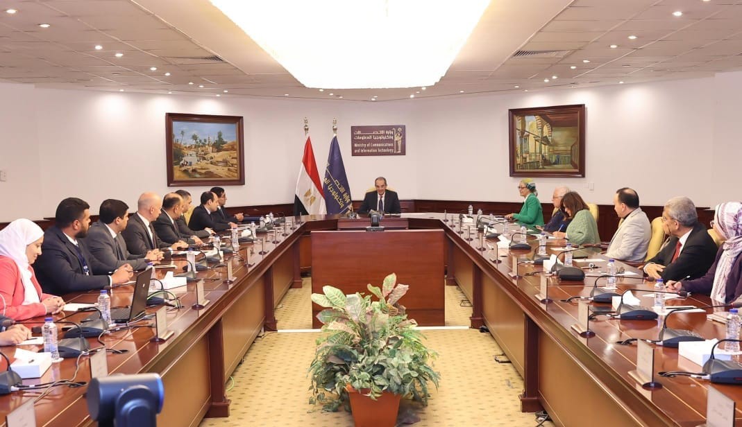 وزير الاتصالات وتكنولوجيا المعلومات