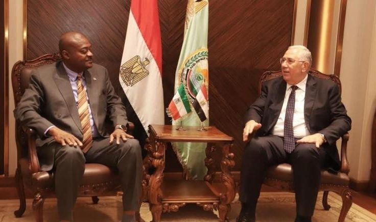 القصير مع وزير المصايد السمكية الغينى