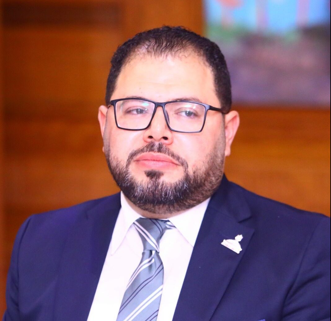  الدكتور ايمن الدهشان خبير التنمية البشرية