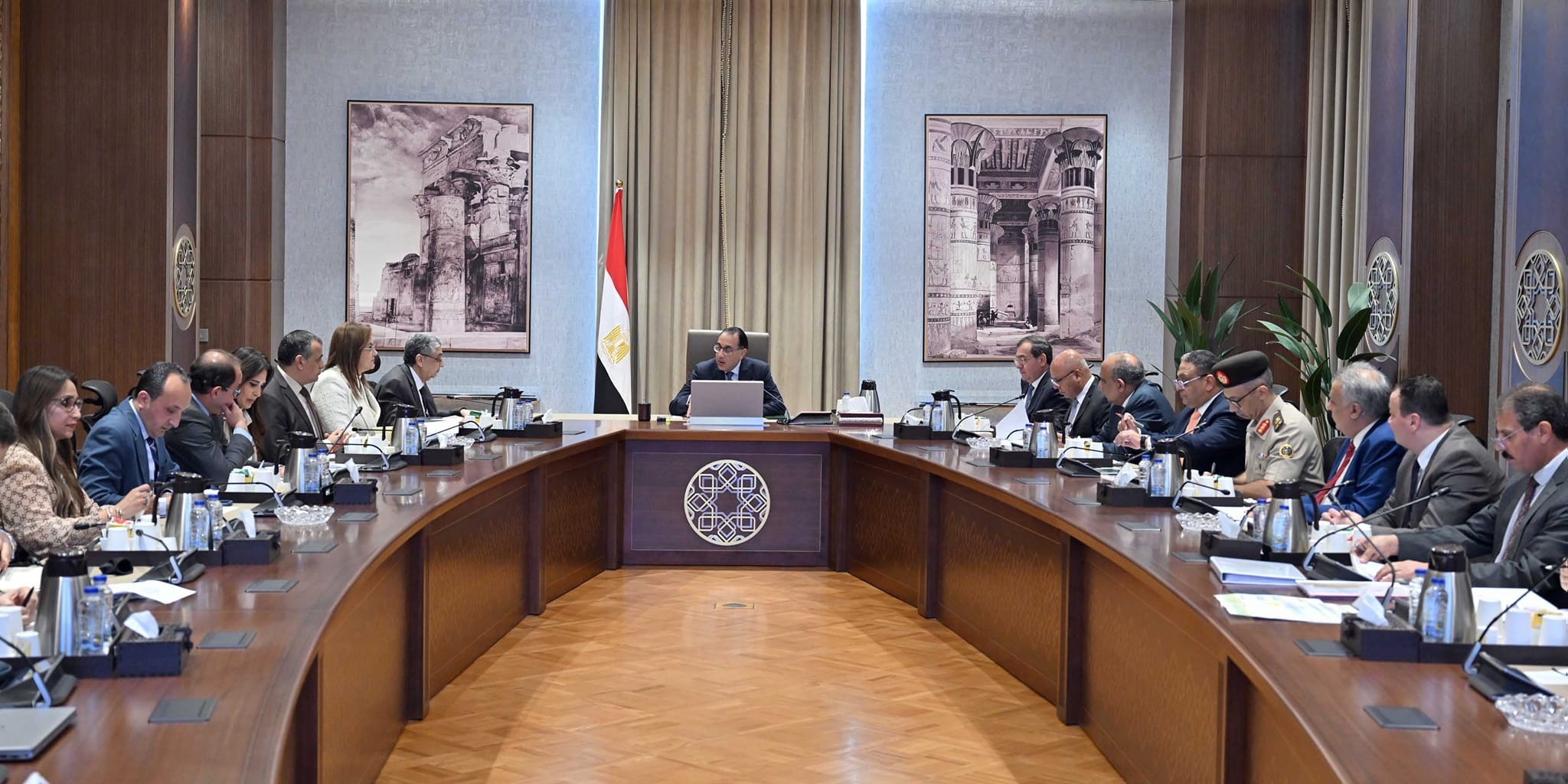 رئيس الوزراء يترأس اجتماع المجلس الأعلى للطاقة
