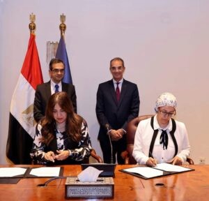 وزير الاتصالات يشهد توقيع بروتوكول تعاون بين معهد تكنولوجيا المعلومات وشركة فودافون