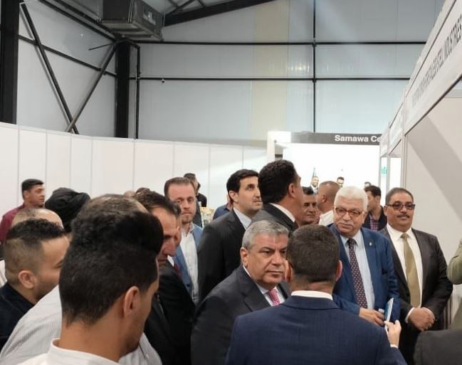 خلال المعرض