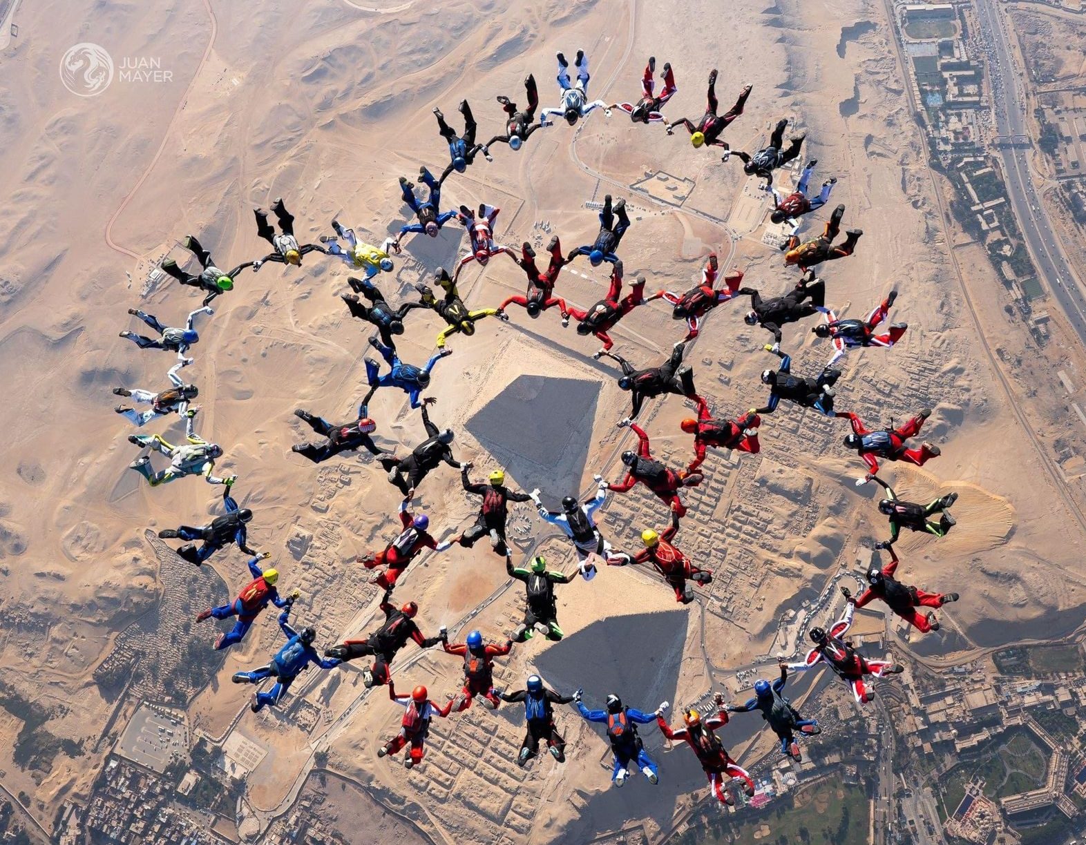 وزير السياحة والآثار