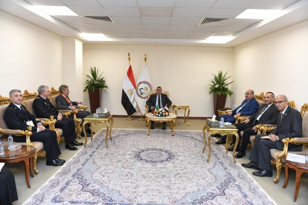 وزير الإنتاج الحربى 