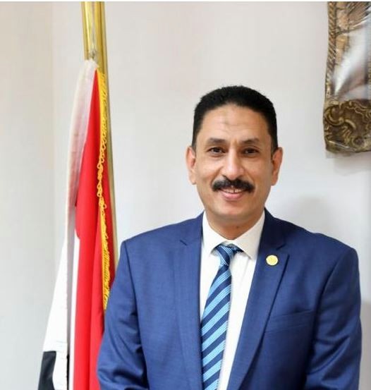 مدير مركز التعليم المدمج بجامعة القاهرة