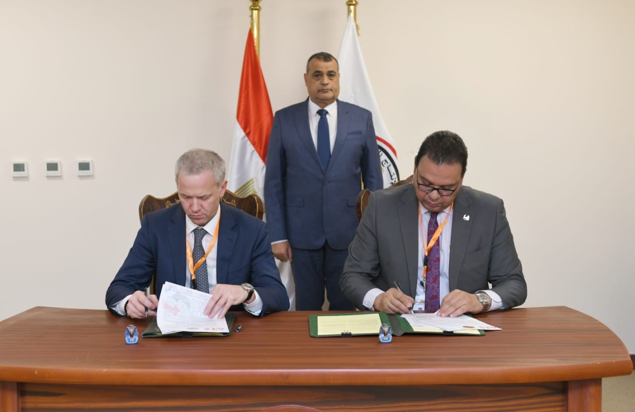 وزير الإنتاج الحربى والشركة الروسية 