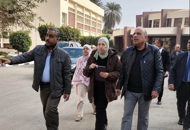 وزير قطاع الأعمال العام يتفقد مصانع شركة ممفيس للأدوية