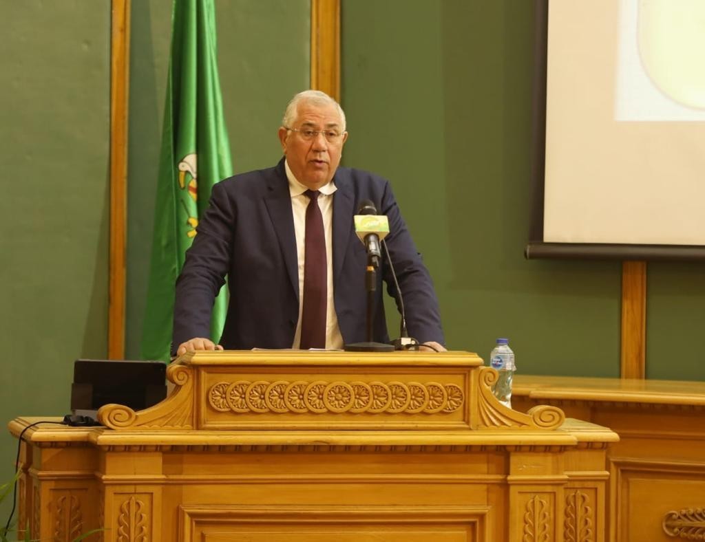 وزير الزراعة خلال الندوة