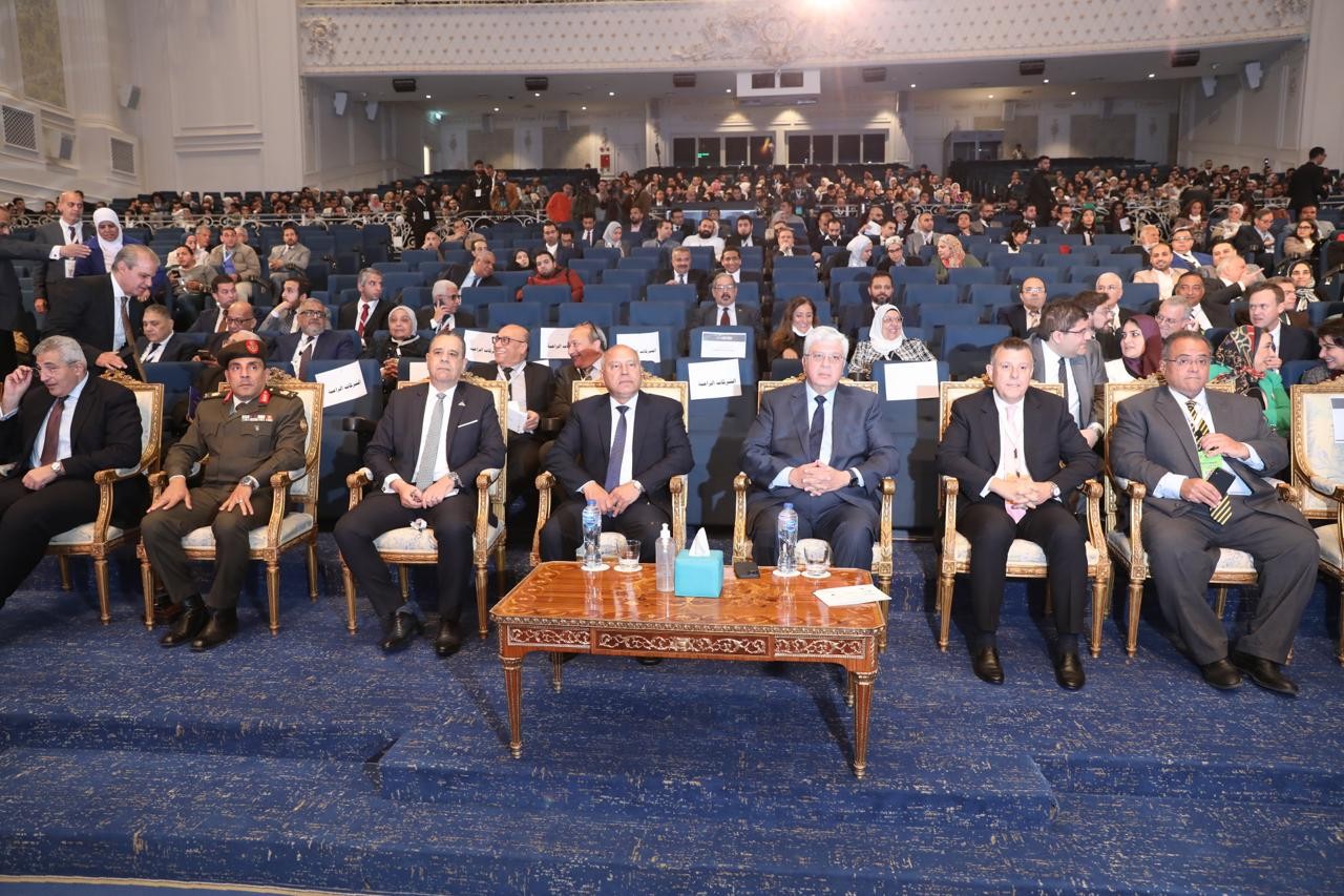 وزير التعليم العالى خلال مؤتمر المدن الذكية
