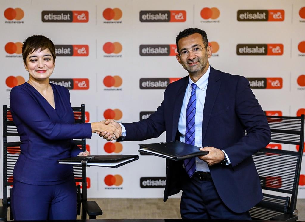 "اتصالات من e& مصر" تتعاون مع ماستركارد لتطوير منظومة المدفوعات الرقمية