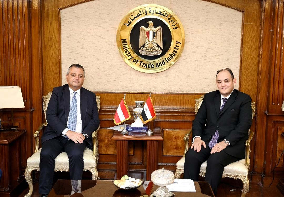 وزير التجارة خلال اللقاء