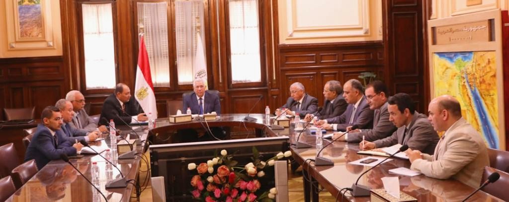 وزير الزراعة يوجه بتشجيع المزارعين على توريد القمح