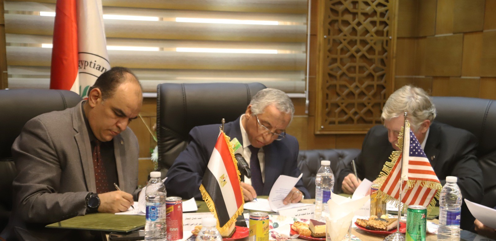 بروتوكول تعاون بين الزراعة وجامعة فلوريدا لإنتاج وتصدير الشتلات