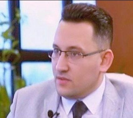 أشرف غراب الخبير الاقتصادى