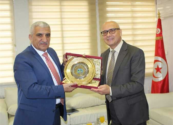 مدير أكساد يكرم وزير الزراعة التونسى