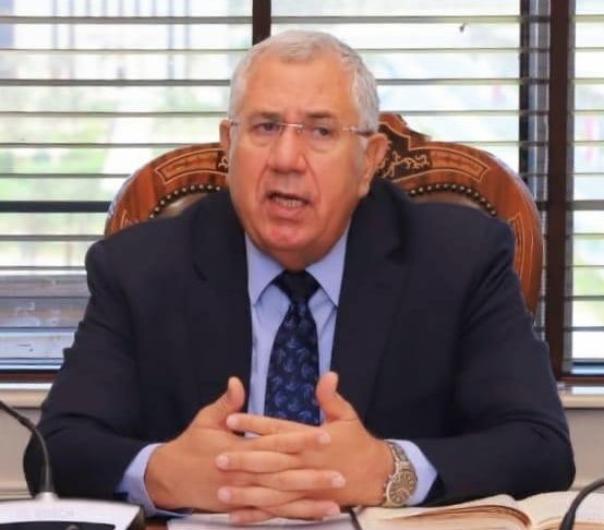 وزير الزراعة السيد القصير