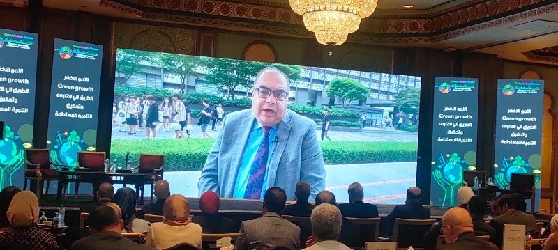محمود محيي الدين خلال منتدى المجتمع الأخضر