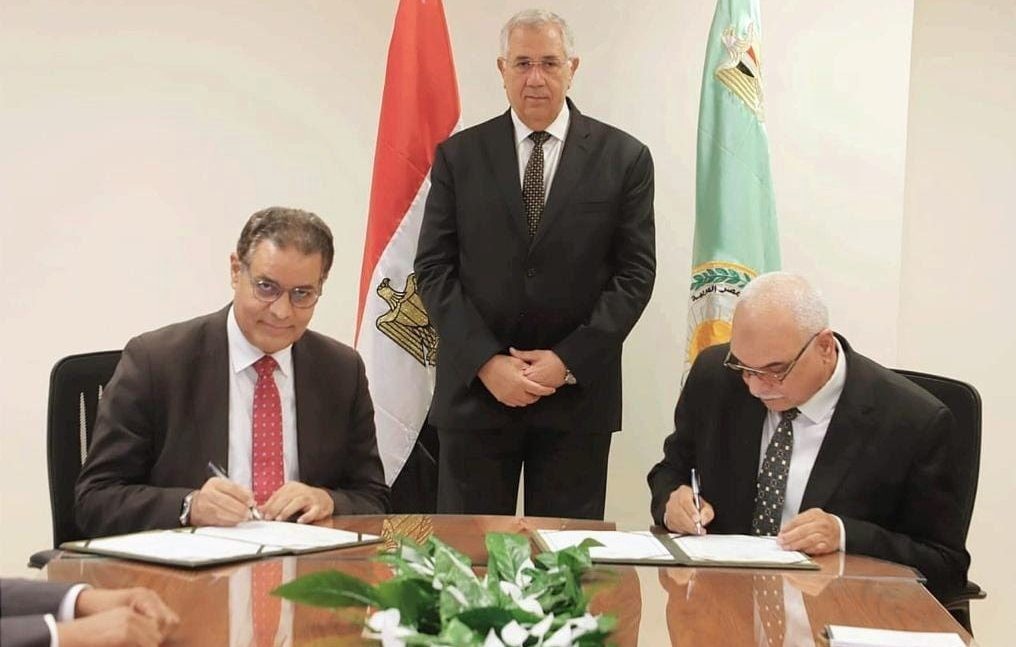 خلال توقيع البروتوكول