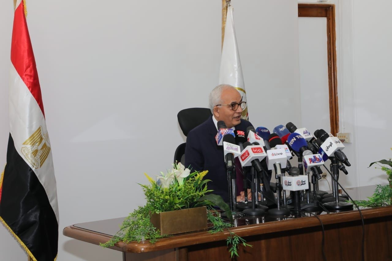 الدكتور رضا حجازي وزير التربية والتعليم