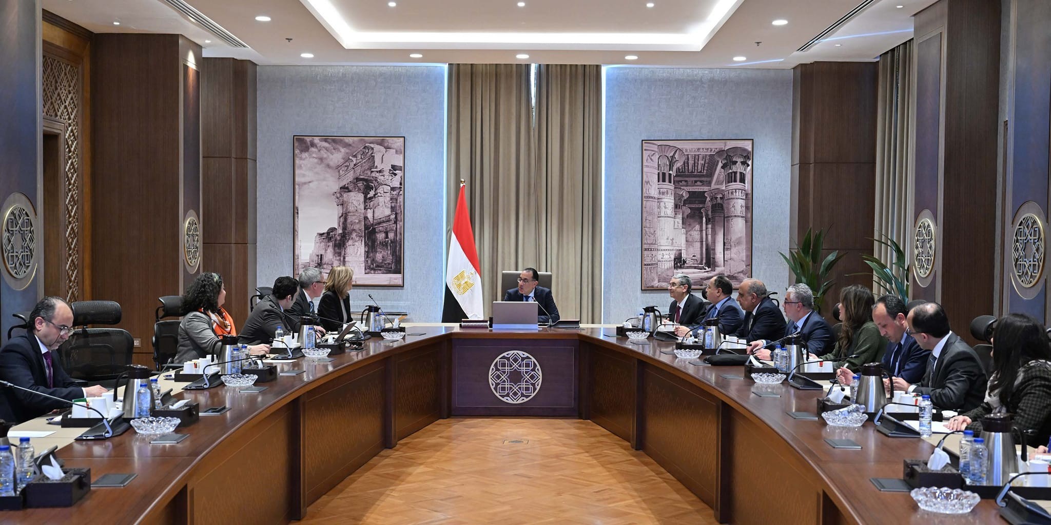 مدبولي يتابع مع مسئولي "سكاتك" عددا من مشروعات الطاقة