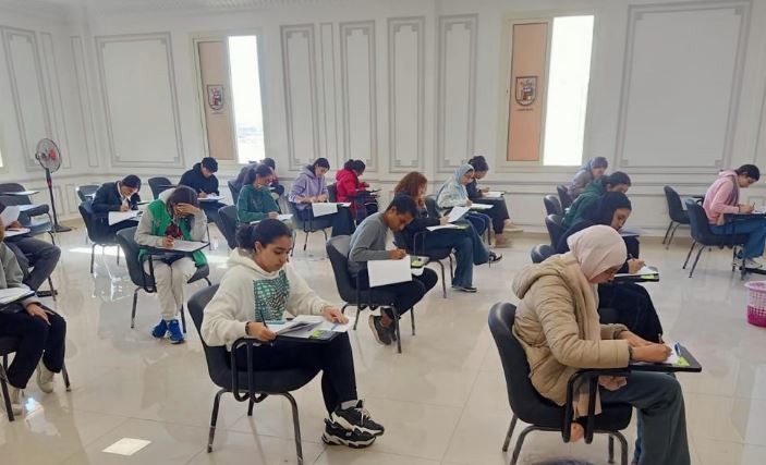 طلاب الجامعة
