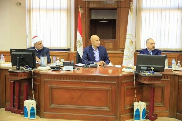 عبد اللطيف يناقش تحسين أوضاع المعلمين بالتعليم العام والأزهر 