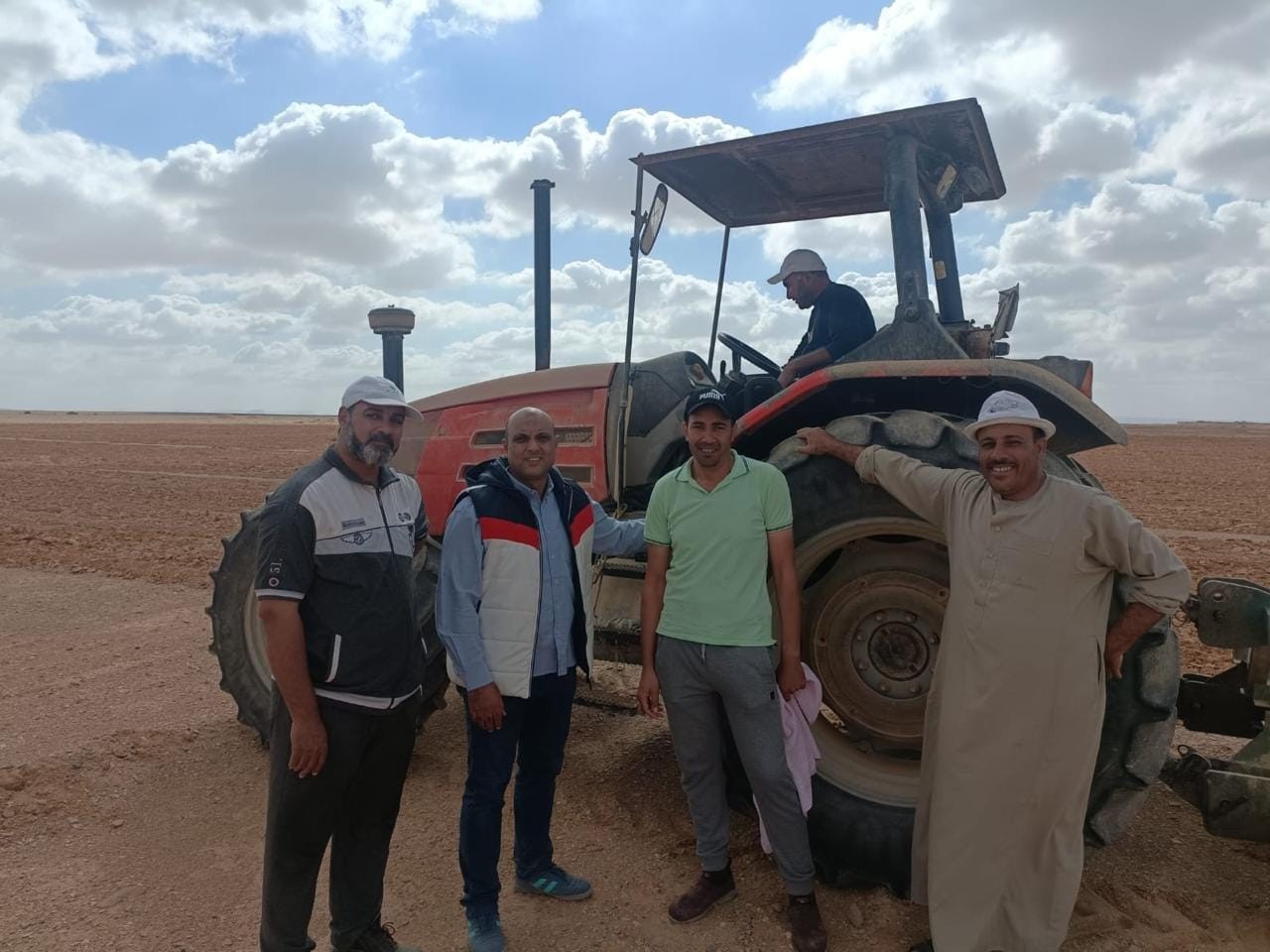 معدات الزراعة الآلية