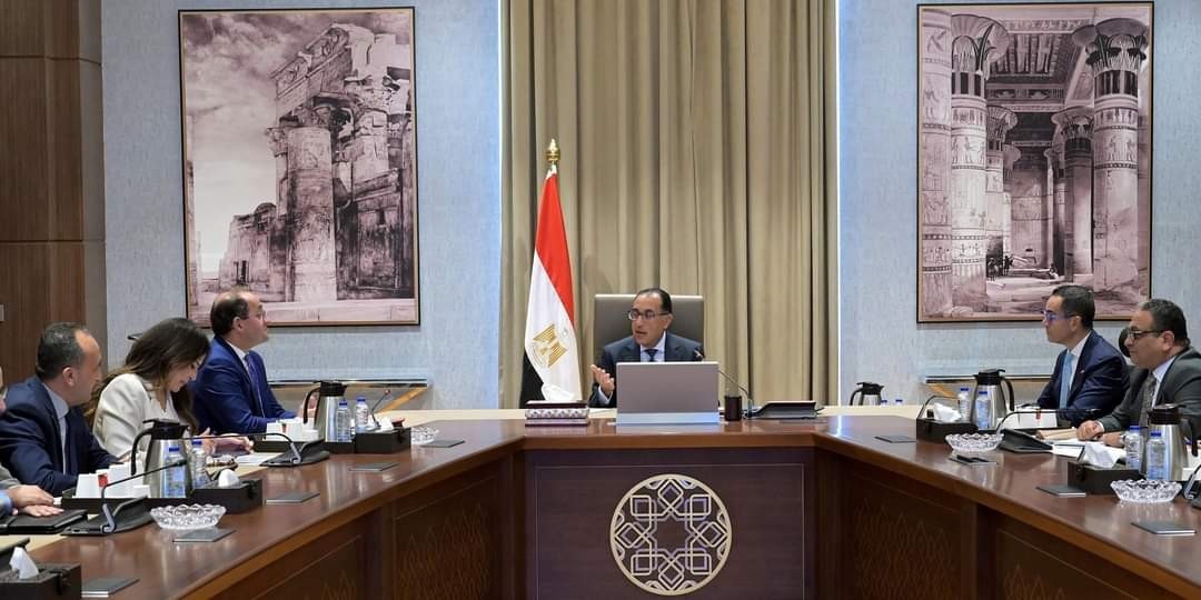 مدبولي يستعرض حزم التسهيلات الضريبية ومحفزات الاستثمار