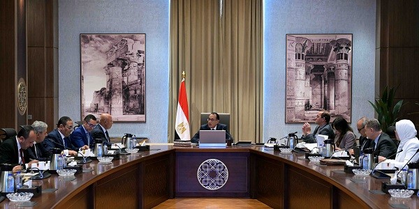 رئيس الوزراء يتابع تنفيذ برنامج رد أعباء الصادرات
